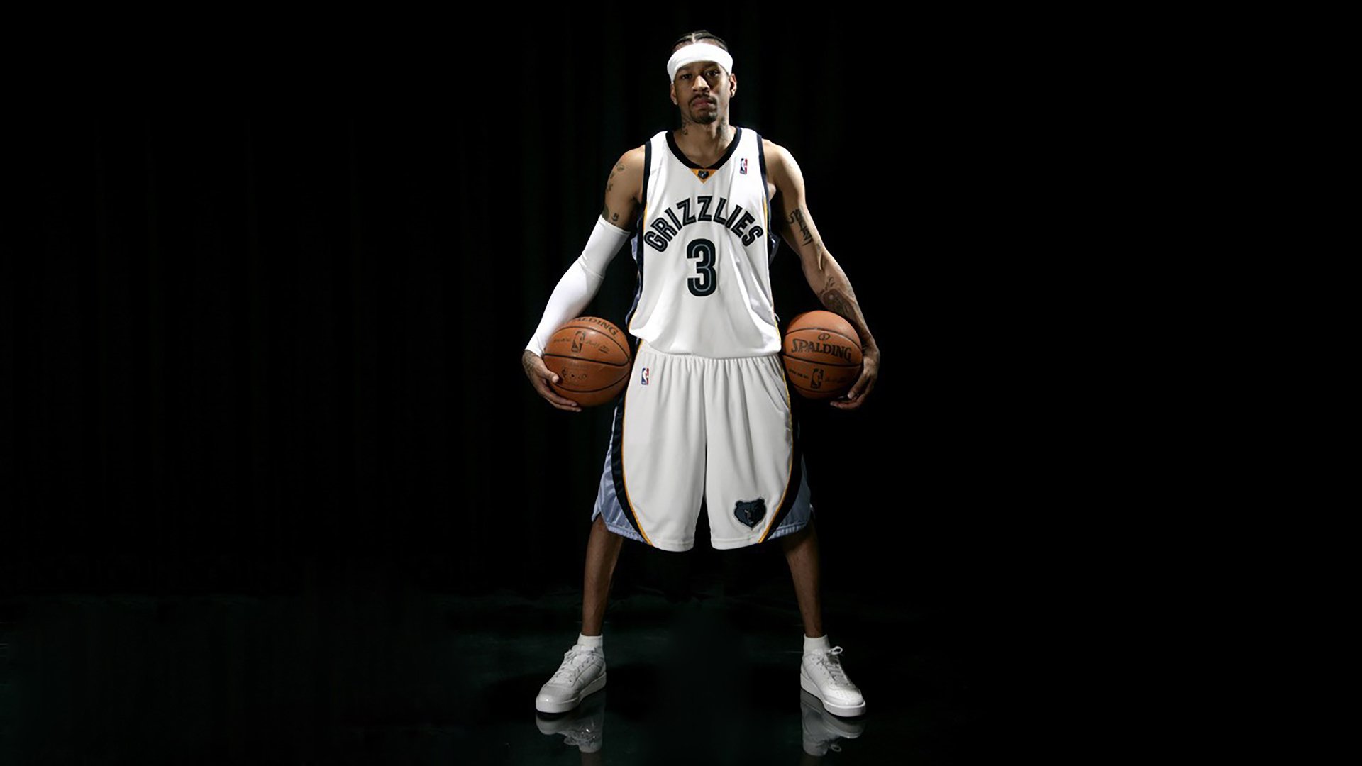 快船组织公益义卖活动筹集儿童基金