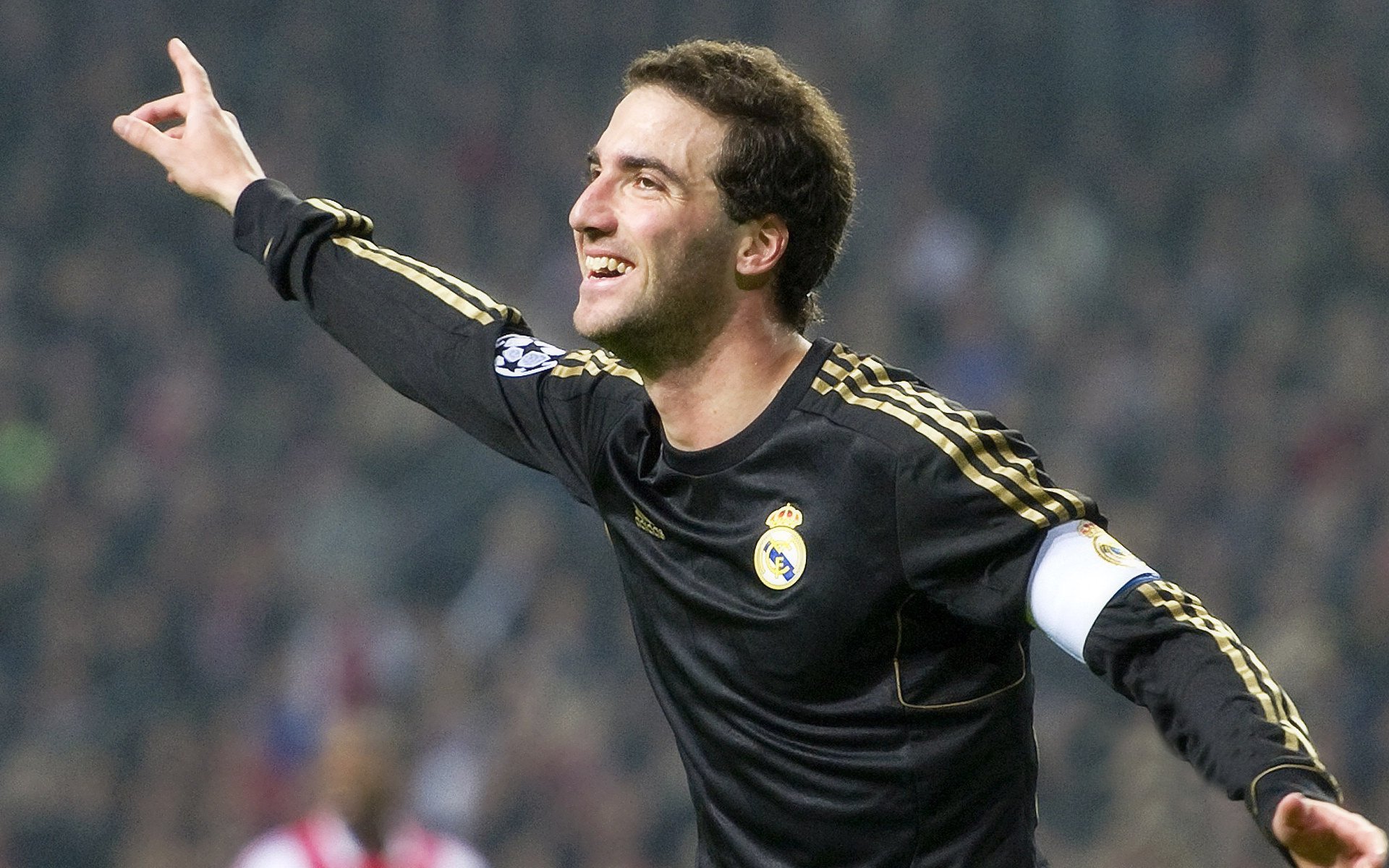 未来足球场馆实现“碳中和”目标,绿色科技应用成果显著